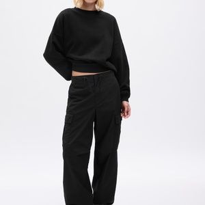 EUC Gap Cropped Crewneck Sweatshirt